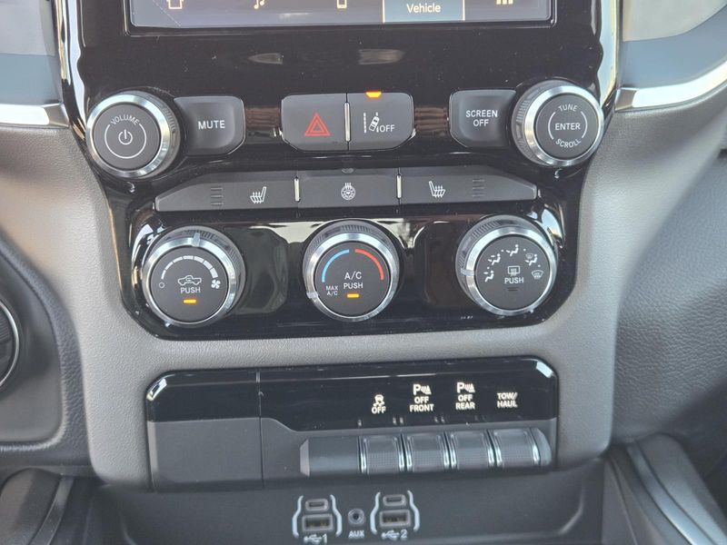 New 2026 RAM 1500 Big Horn Crew Cab 4x4 5'7' Box