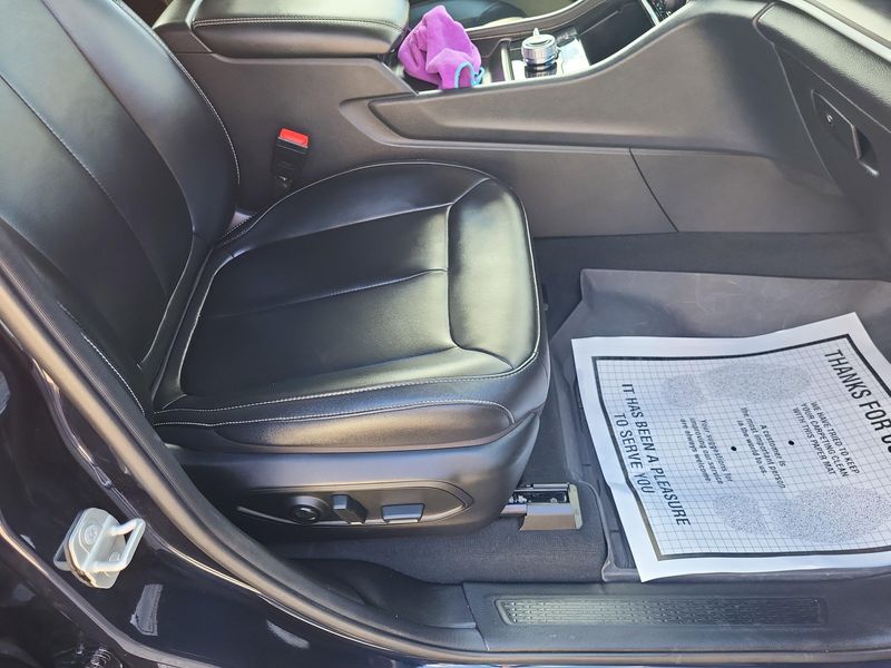 Used 2024 Jeep Grand Cherokee L LimitedImage 18