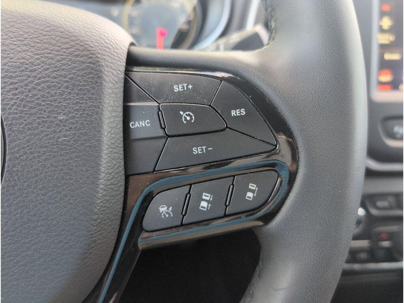 2023 Jeep Cherokee Altitude LuxImage 22