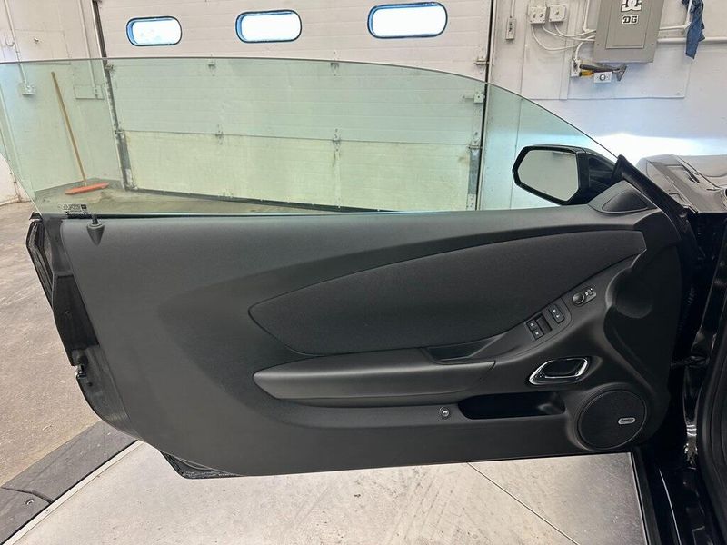 2014 Chevrolet Camaro 1LTImage 17