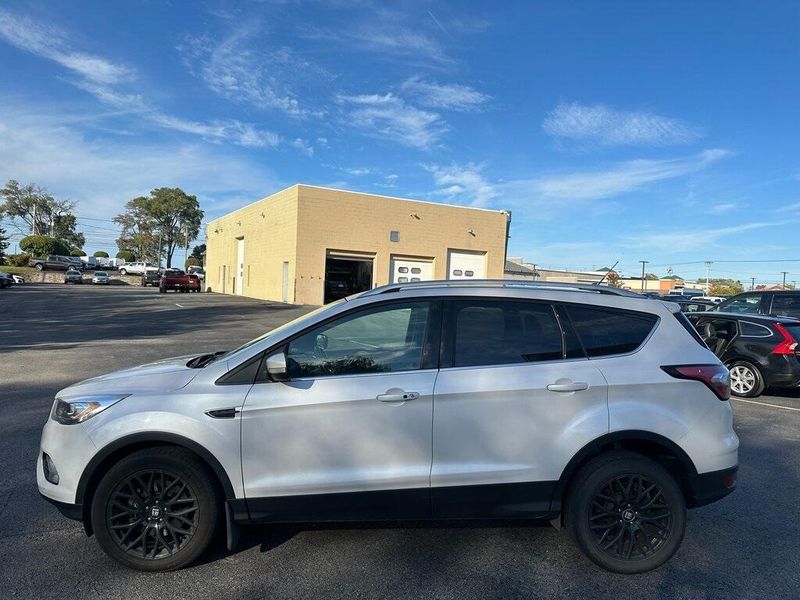 2018 Ford Escape Titanium photo 2