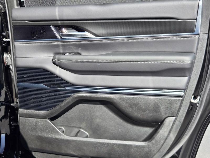 2026 Jeep Grand Wagoneer Summit Obsidian 4x4