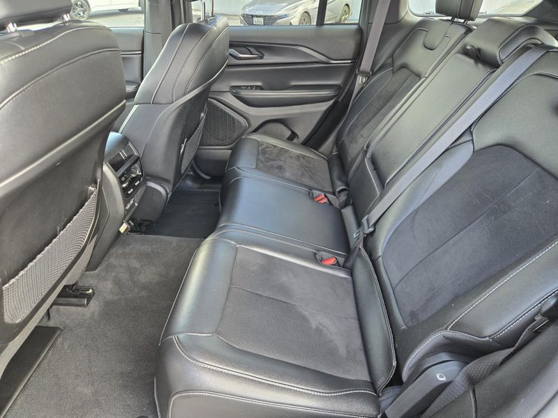Used 2024 Jeep Grand Cherokee Altitude X 4x4