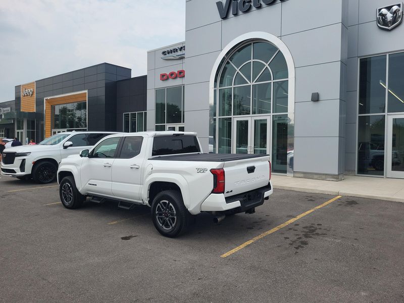 2024 Toyota Tacoma TRD photo 11