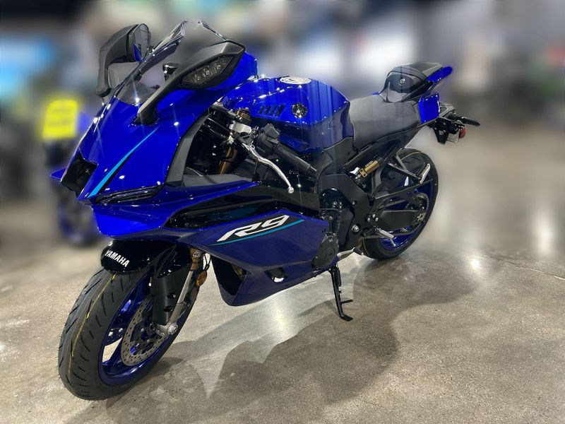 New 2027 Yamaha YZF-R9 Image 17