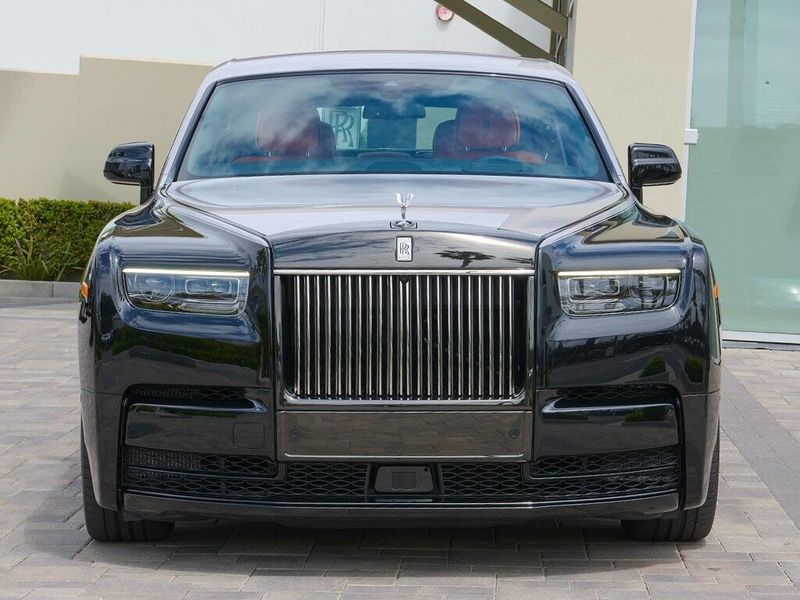 2025 Rolls-Royce Phantom Image 6