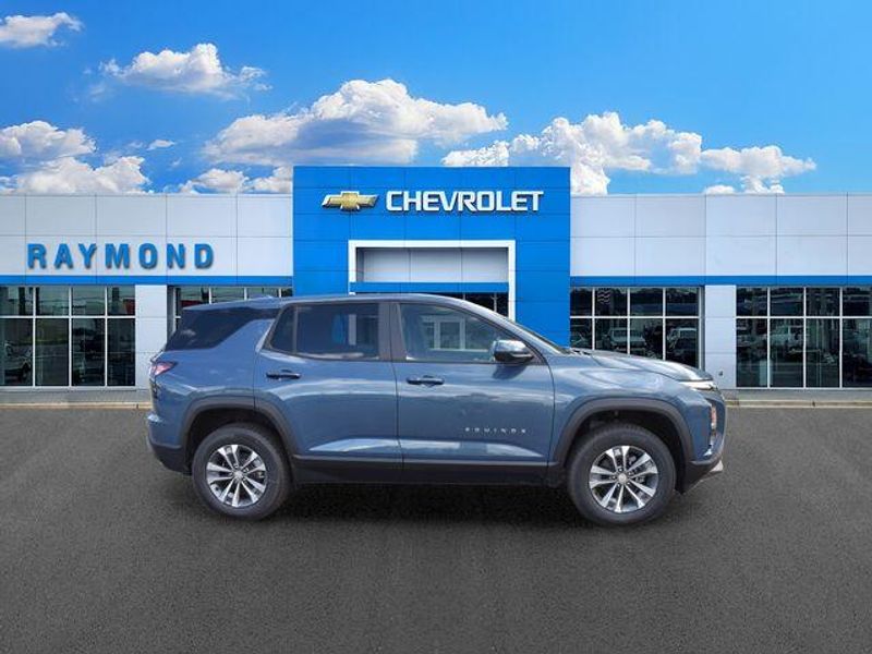 New 2026 Chevrolet Equinox LTImage 2