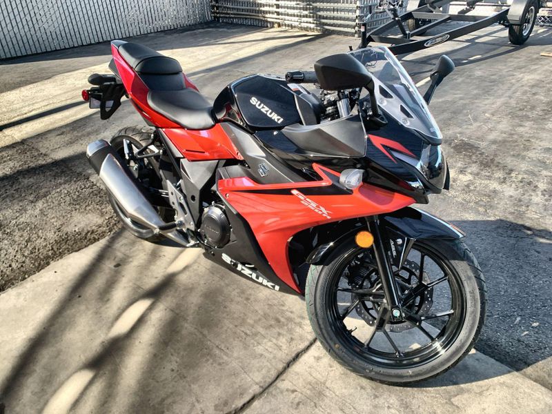 New 2025 Suzuki GSX250R ABS Image 15