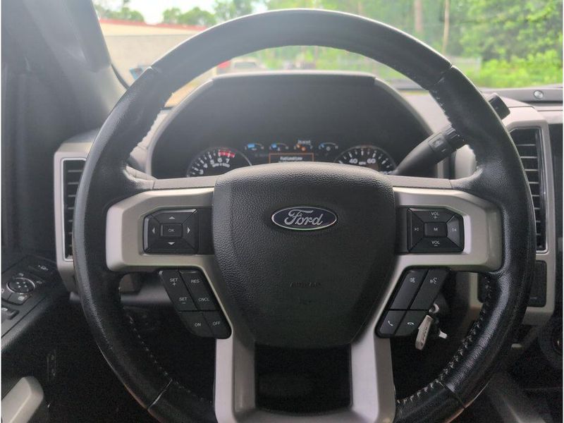 2021 Ford F-250 LariatImage 26