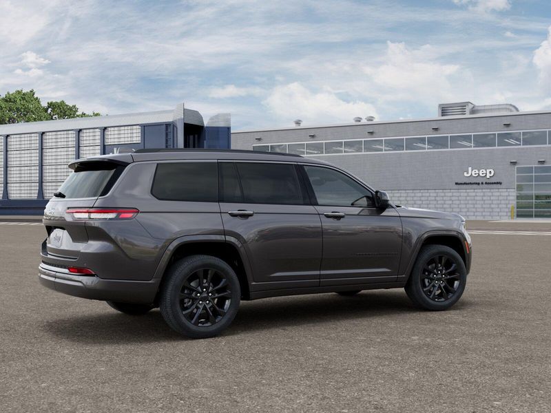 New 2026 Jeep Grand Cherokee L Limited Reserve 4x4Image 2