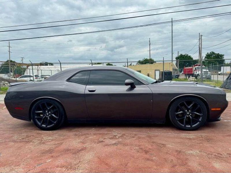 Used 2021 Dodge Challenger SXTImage 4