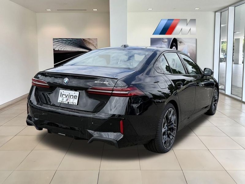 2025 BMW i5 eDrive40Image 6