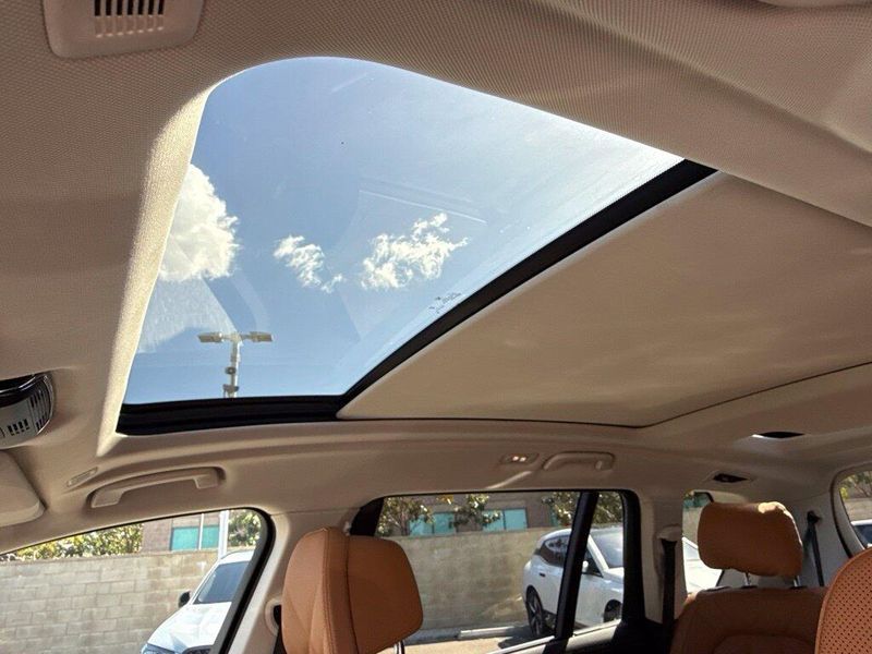 Used 2025 BMW X7 xDrive40iImage 23
