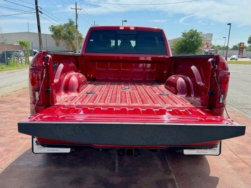 New 2027 RAM 3500 LaramieImage 7