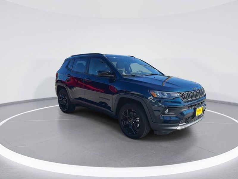 New 2026 Jeep Compass Latitude Altitude 4x4Image 2