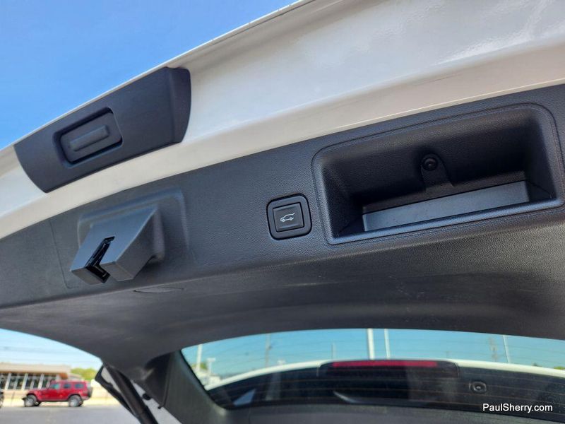 Used 2023 GMC Terrain SLE