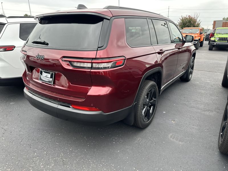 New 2025 Jeep Grand Cherokee L Altitude X 4x4Image 6