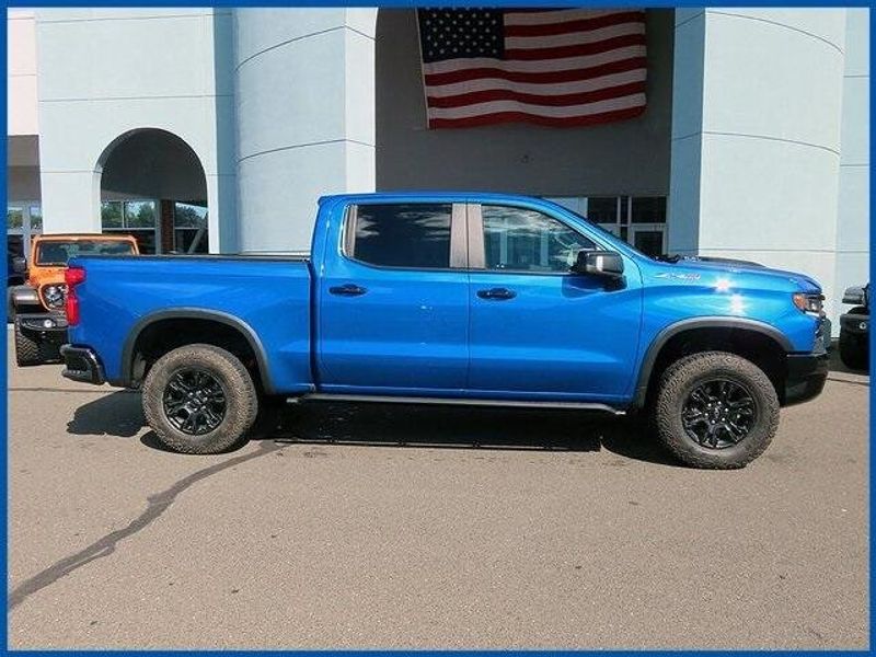 2022 Chevrolet Silverado 1500 ZR2 photo 2