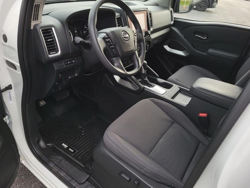 2023 Nissan Frontier SVImage 25
