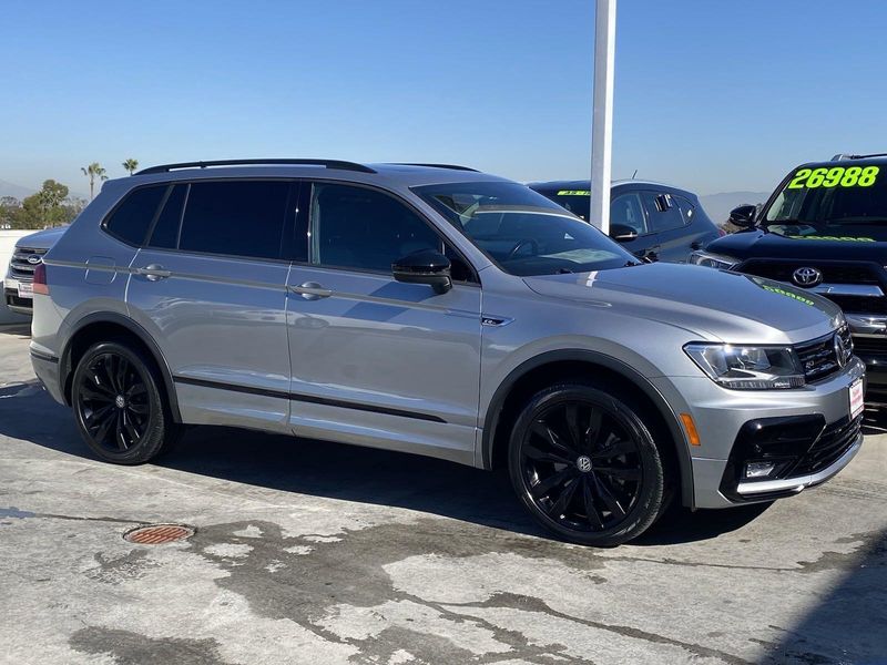 2021 Volkswagen Tiguan 2.0T SE R-Line BlackImage 2