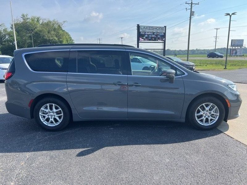 2022 Chrysler Pacifica Touring LImage 8