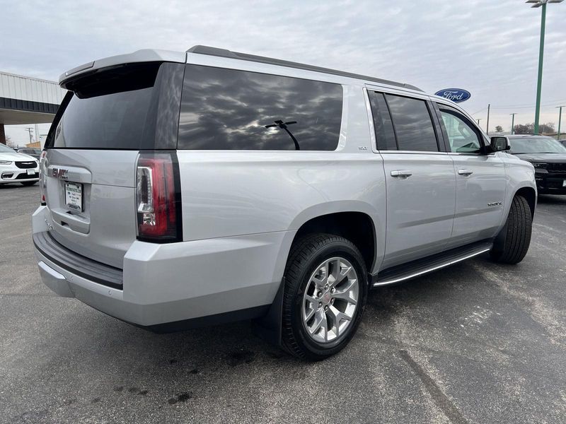 2017 Gmc Yukon XL SLT photo 4