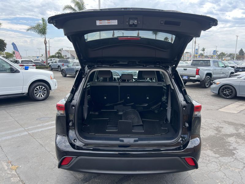 Used 2023 Toyota Highlander LImage 24