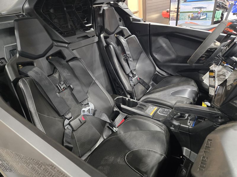 2025 Can-Am MAVERICK R X RS 999T DCT TRIPLE BLACK Image 16