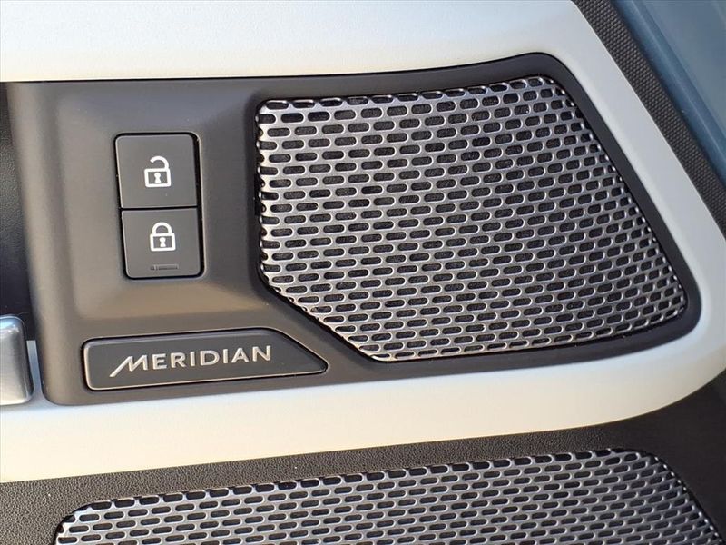 Used 2023 Land Rover Defender 90 SImage 7