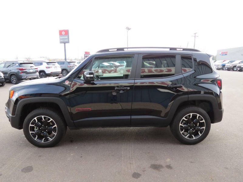 2023 Jeep Renegade Trailhawk 4x4 4dr SUVImage 6