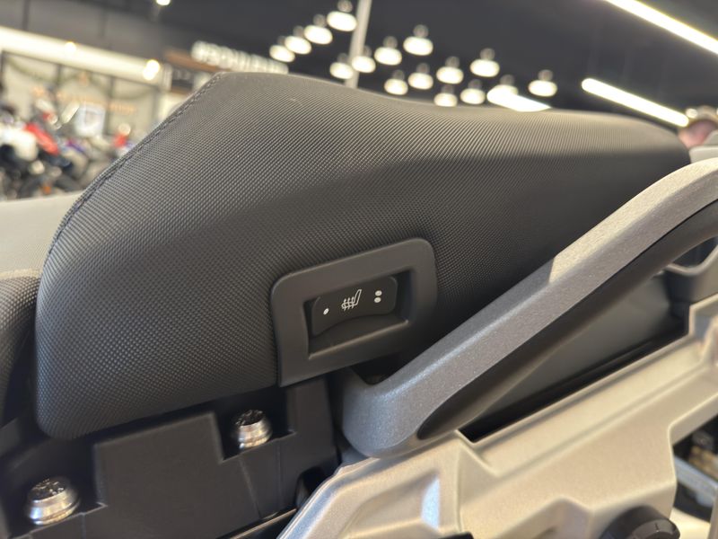 2026 BMW R 1300 GS Adventure - TROPHY - RACING BLUE METALLIC 