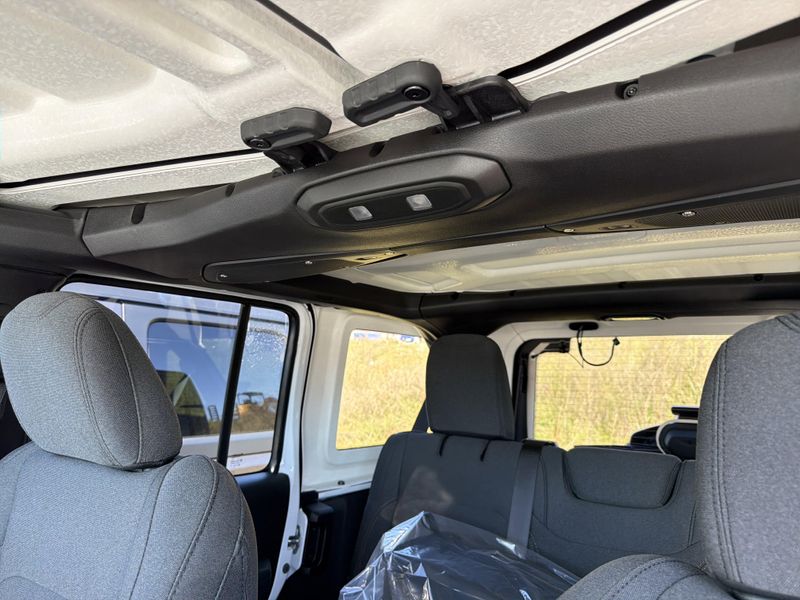 New 2026 Jeep Wrangler 4-door Sport SImage 27