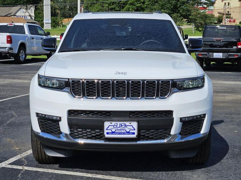 2025 Jeep Grand Cherokee L Limited 4x4Image 2