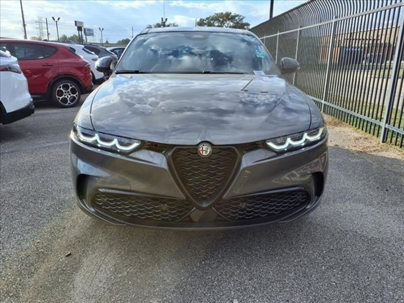 2025 Alfa Romeo Tonale Hybrid EawdImage 4