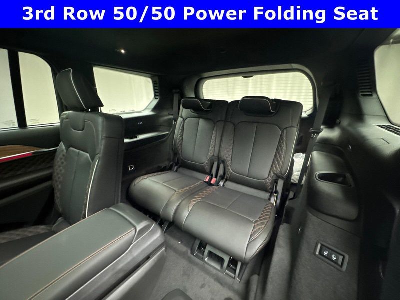2025 Jeep Grand Cherokee L Summit Reserve 4x4Image 21