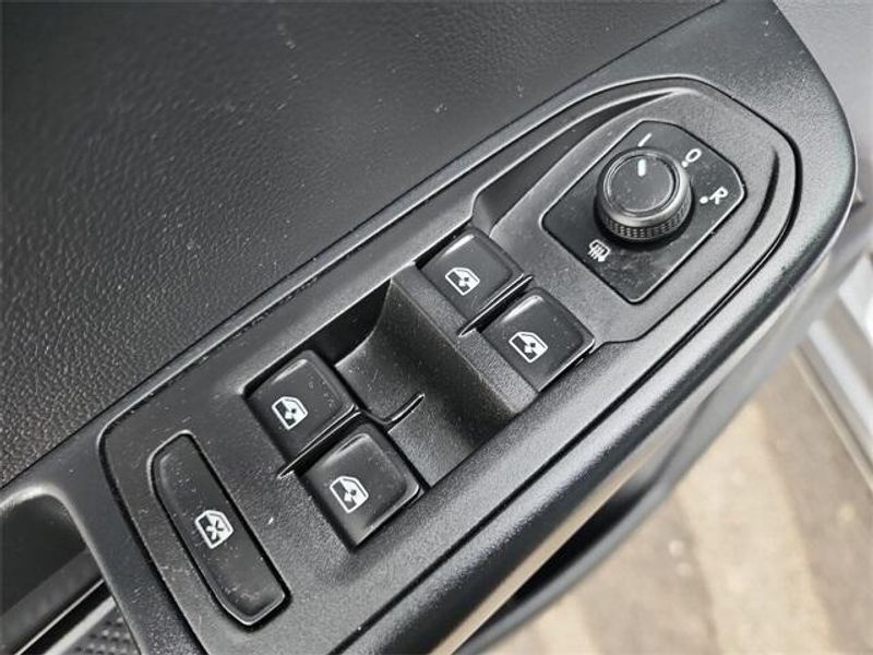 2022 Volkswagen Taos 1.5T SEImage 24
