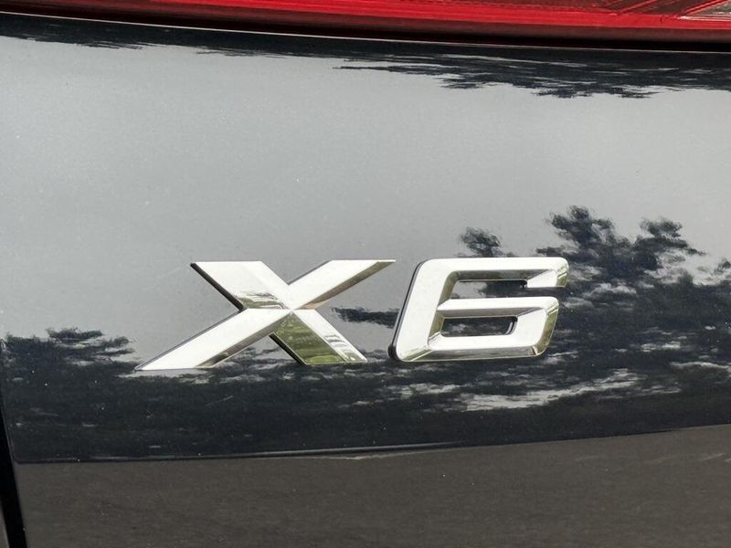 2026 BMW X6 xDrive40iImage 13