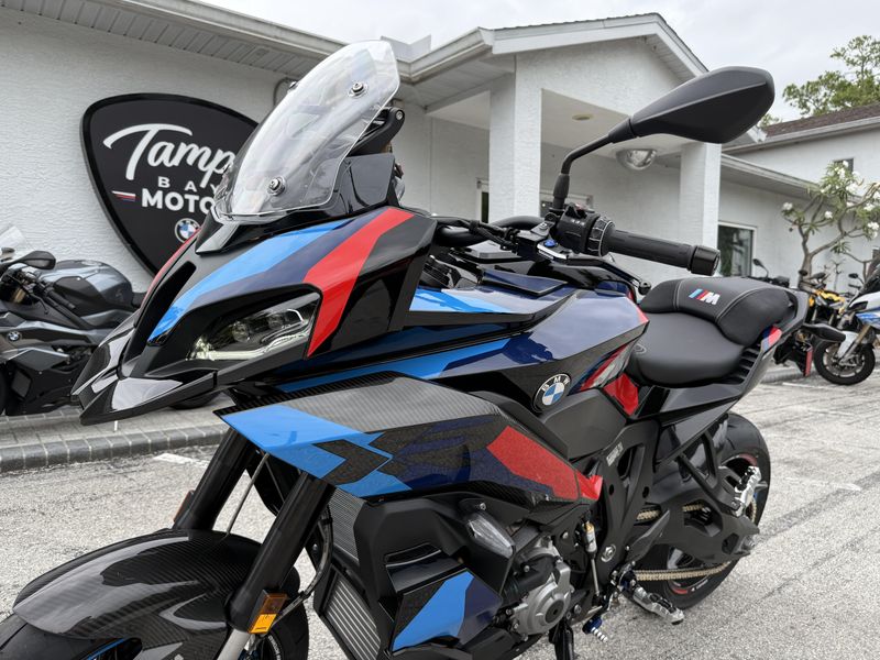 2025 BMW M 1000 XR Competition 