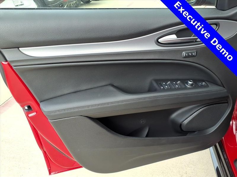 New 2025 Alfa Romeo Stelvio AwdImage 16