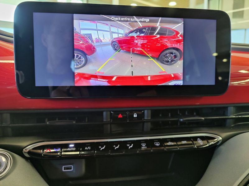2024 Fiat 500e Red photo 11