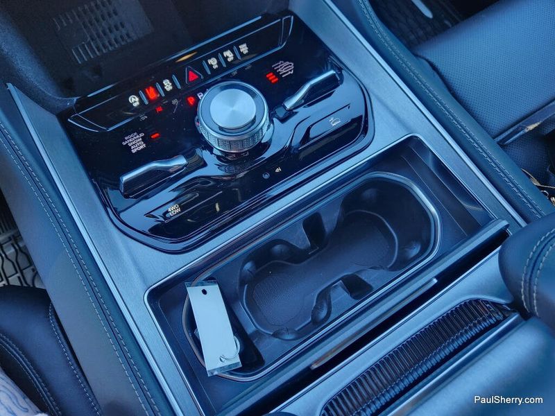 2026 Jeep Grand Wagoneer Upland 4x4