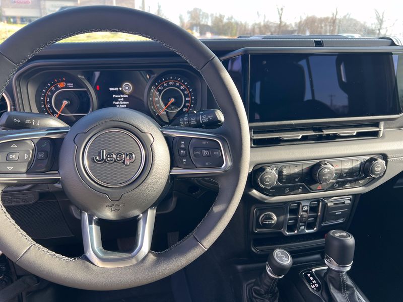New 2026 Jeep Wrangler 4-door SaharaImage 13