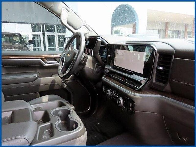 Used 2022 Chevrolet Silverado 1500 LTImage 8