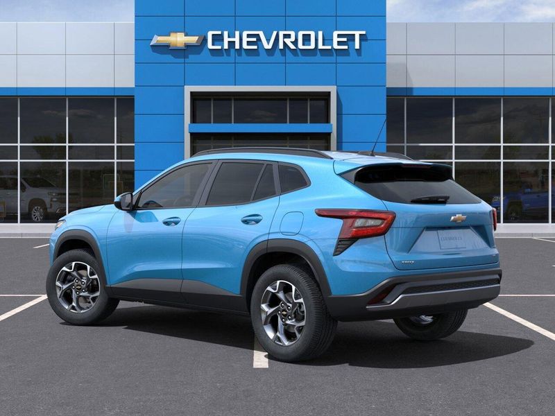 2025 Chevrolet Trax LTImage 3