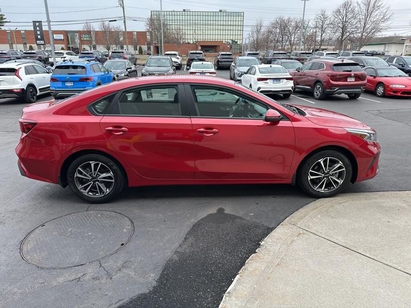 2024 Kia Forte LXSImage 5