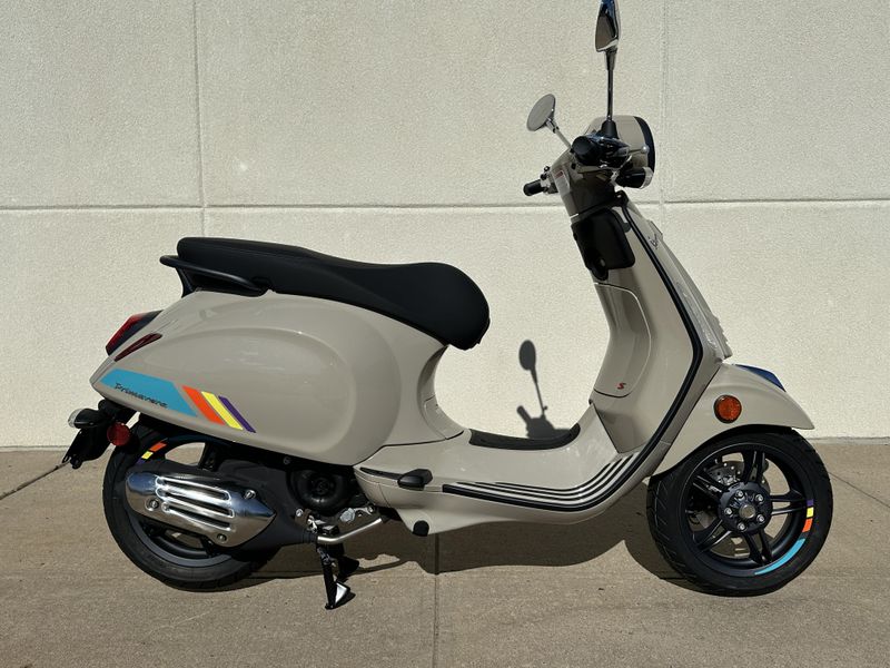 2024 Vespa PRIMAVERA 50 SPORT Image 1