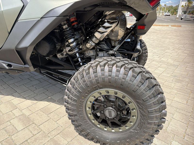 New 2026 Can-Am MAVERICK R MAX X RC WITH SMART-SHOX 999T DCT Image 21