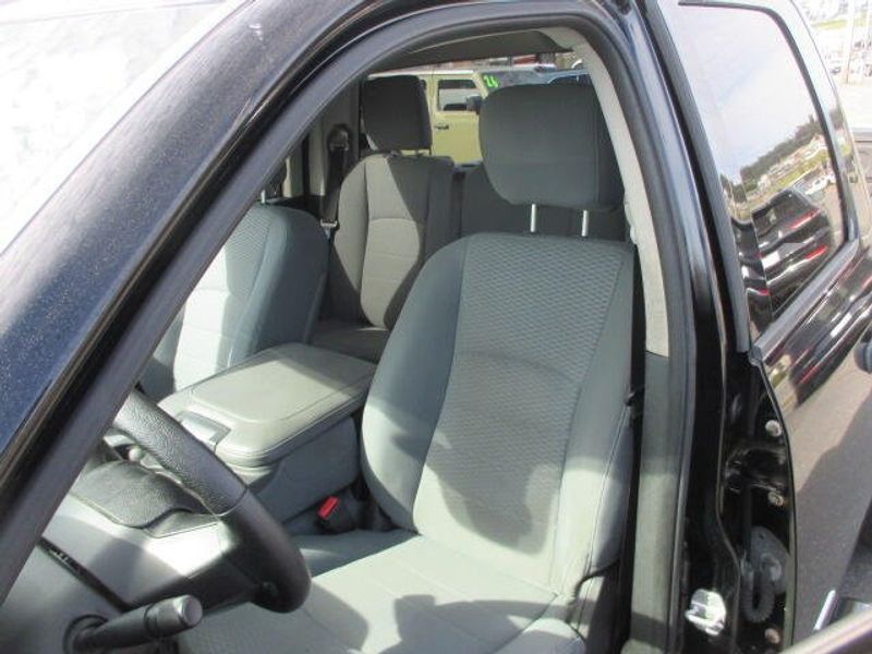 Used 2013 RAM 1500 ExpressImage 15