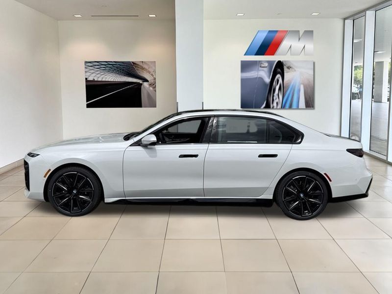 2025 BMW i7 eDrive50Image 9