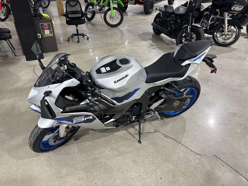 New 2027 Kawasaki NINJA ZX-6R ABS Image 12